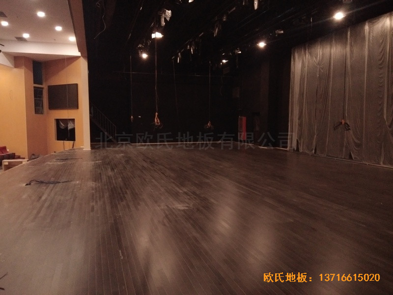 唐山师范学院舞台体育木地板铺设案例5