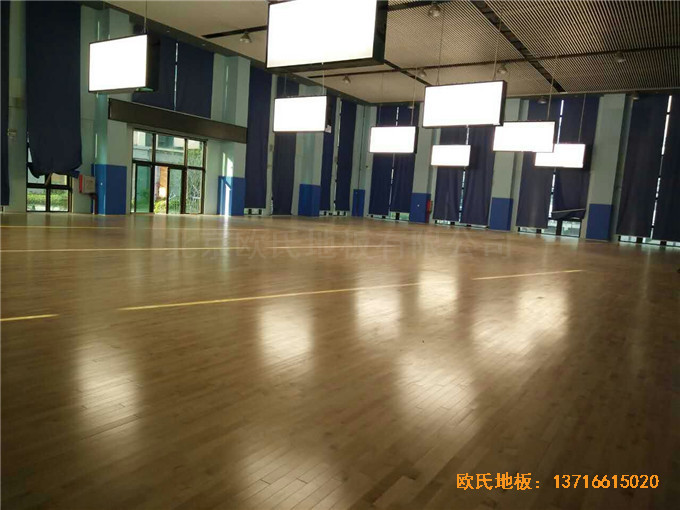 广东珠海市中航花园羽毛球馆体育木地板铺装案例