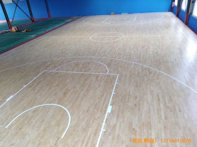 江苏江阴市榜样体育俱乐部运动木地板安装案例
