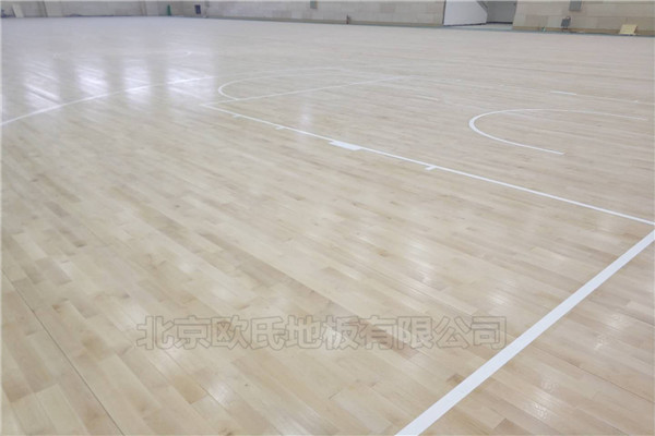 广东湛江钢铁厂篮球馆木地板案例