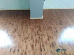 ѧУ�˶���ľ�ذ�ʩ����